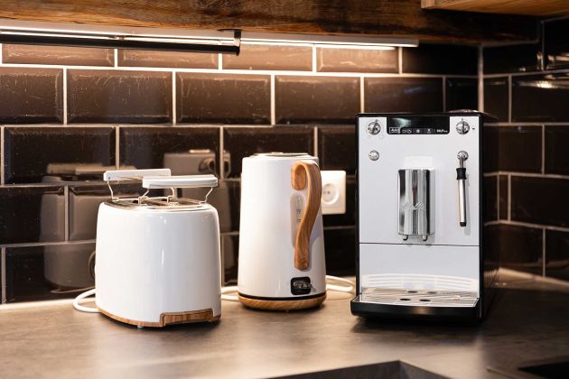 Would you like coffee or tea?